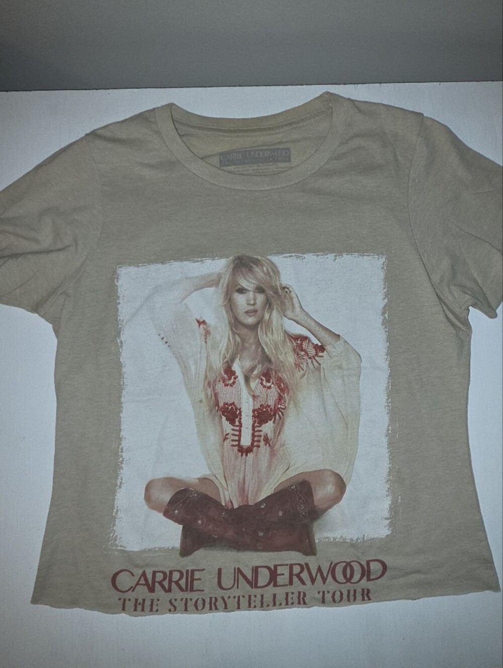 Vintage 2016 Carrie Underwood Story Teller Tour Graphic Tee - Medium Cropped